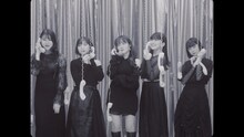 Little Glee Monster「恋を焦らず」ミュージックビデオより。