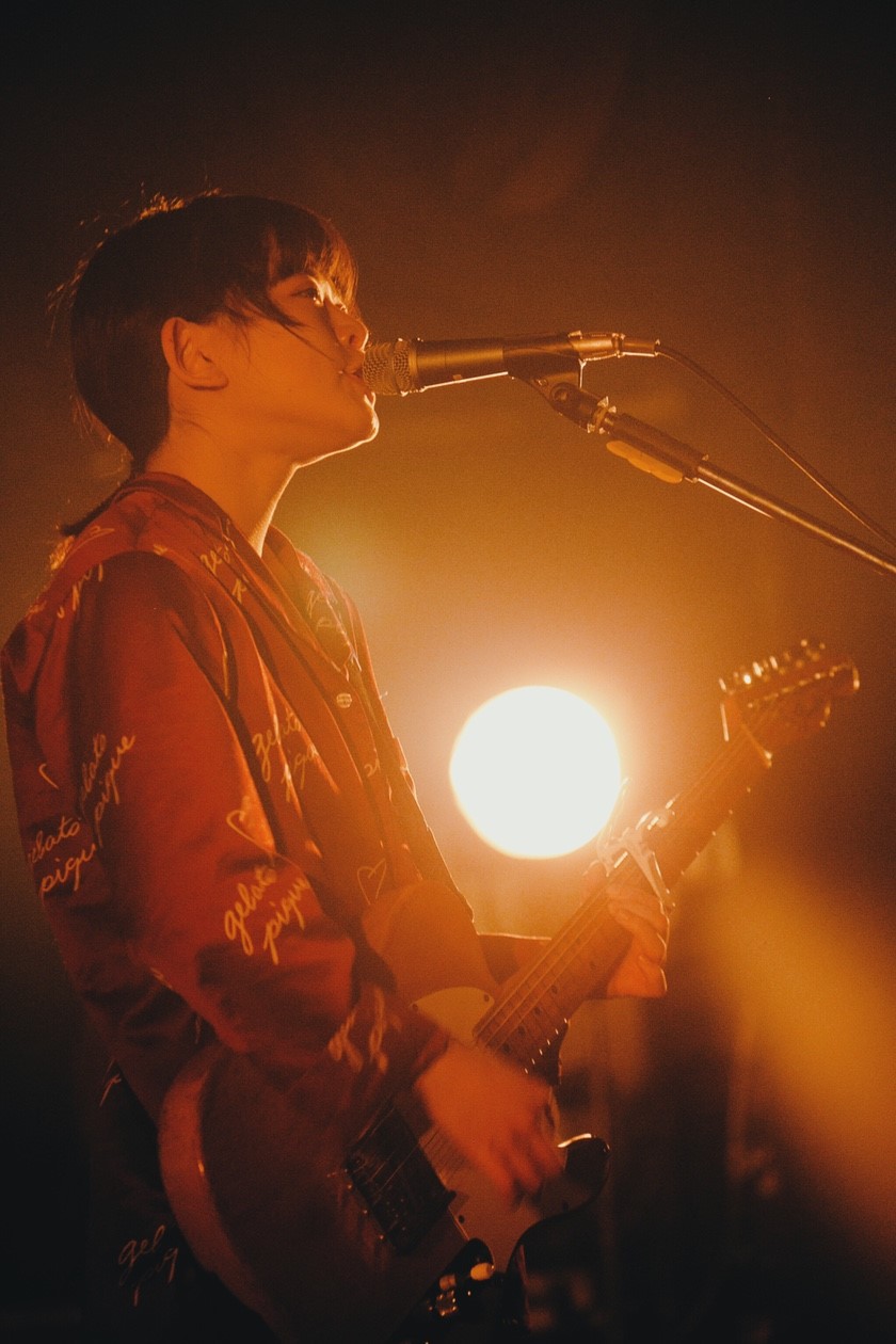 たかはしほのか（Vo, G）（撮影：南風子）