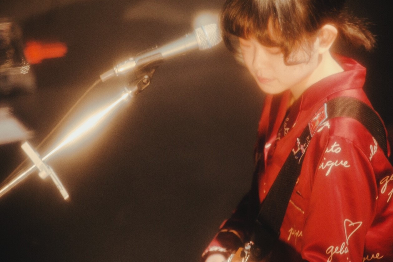 たかはしほのか（Vo, G）（撮影：南風子）