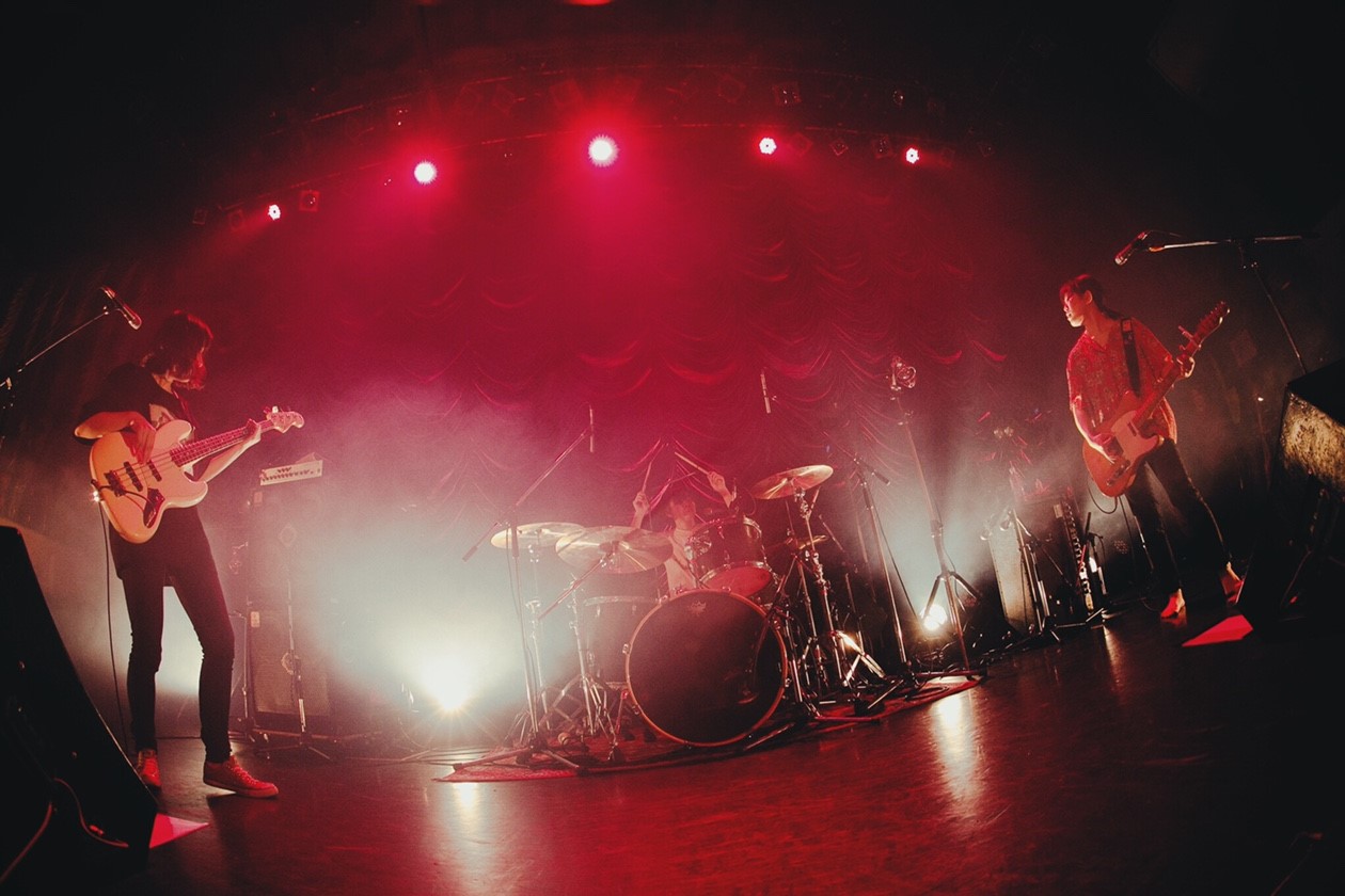 リーガルリリー「333」東京・東京キネマ倶楽部公演の様子。（撮影：南風子）