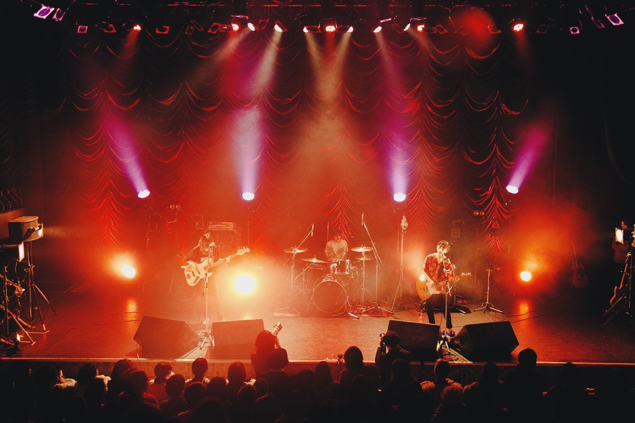 リーガルリリー「333」東京・東京キネマ倶楽部公演の様子。（撮影：南風子）