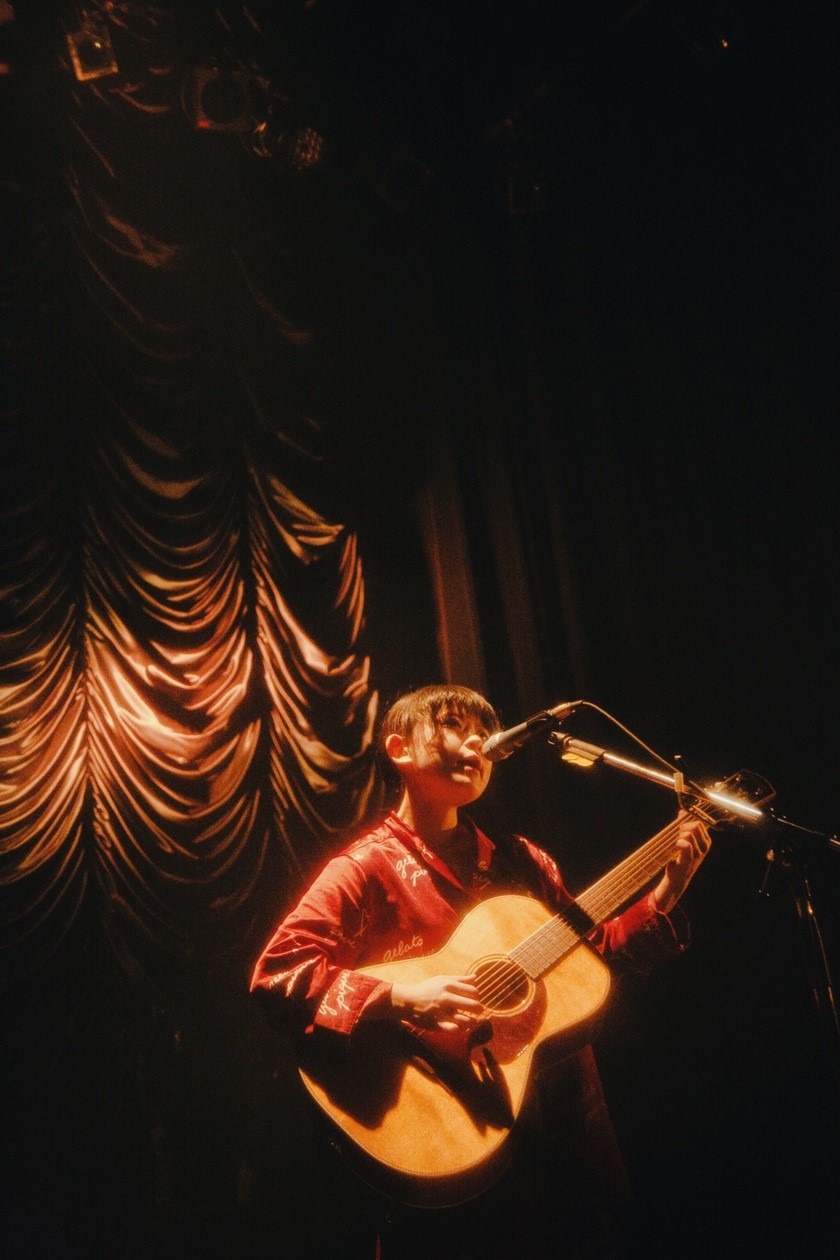 たかはしほのか（Vo, G）（撮影：南風子）