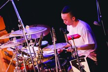 木暮栄一（Dr / the band apart）（撮影：山川哲矢）