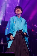 鈴村健一（撮影：草刈雅之）