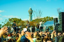 flumpoolのゲリラライブの様子。（撮影：渡邉一生）