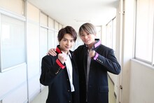 左から佐藤勝利、菊池風磨。