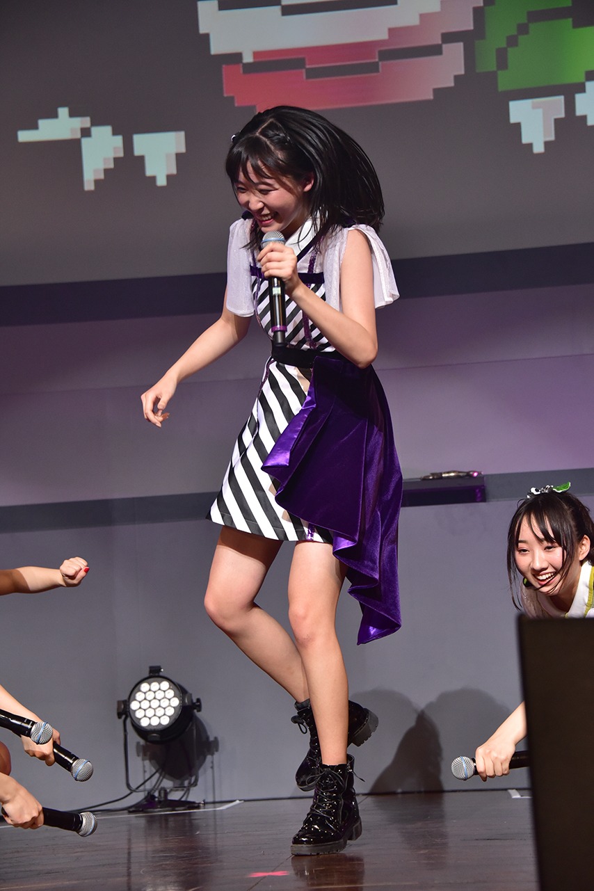 “Fドラゴン”を倒すべく、華麗な脚さばきを披露する旭優奈。