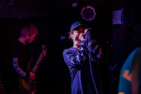 左からTakahiro(G, Vo / SHADOWS)、Hiro(Vo / SHADOWS)。(Photo by TAKASHI KONUMA )
