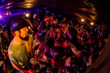 SHADOWS（Photo by TAKASHI KONUMA ）