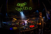 般若ワンマンライブ「おはよう武道館」の様子。（撮影：HayachiN）