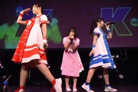 左から一ノ瀬みか、小山ひな、羽島めい。