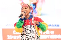 青山テルマ（写真提供：ユニバーサルJ）