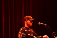 DJ ZAI（SIMI LAB）（撮影：工藤ちひろ）