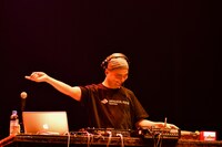 Illicit Tsuboi（撮影：工藤ちひろ）