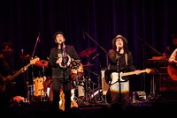 ORIGINAL LOVEとサニーデイ・サービス（撮影：工藤ちひろ）。