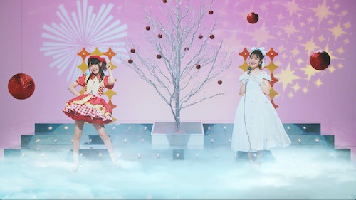 小倉唯「アップル・ガール」ミュージックビデオのワンシーン。