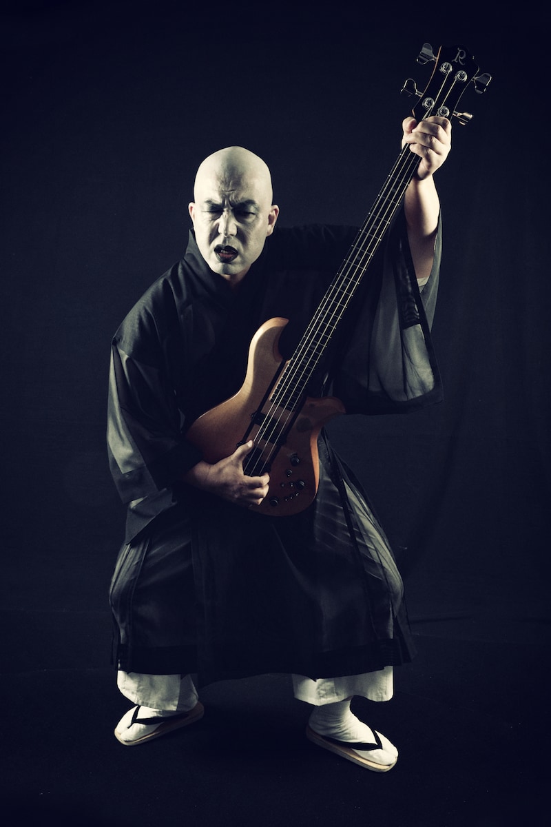 鈴木研一（人間椅子）