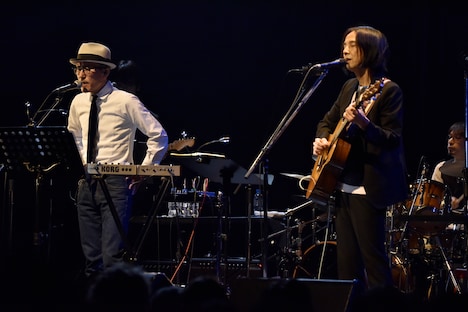 左から高橋幸宏、高野寛。