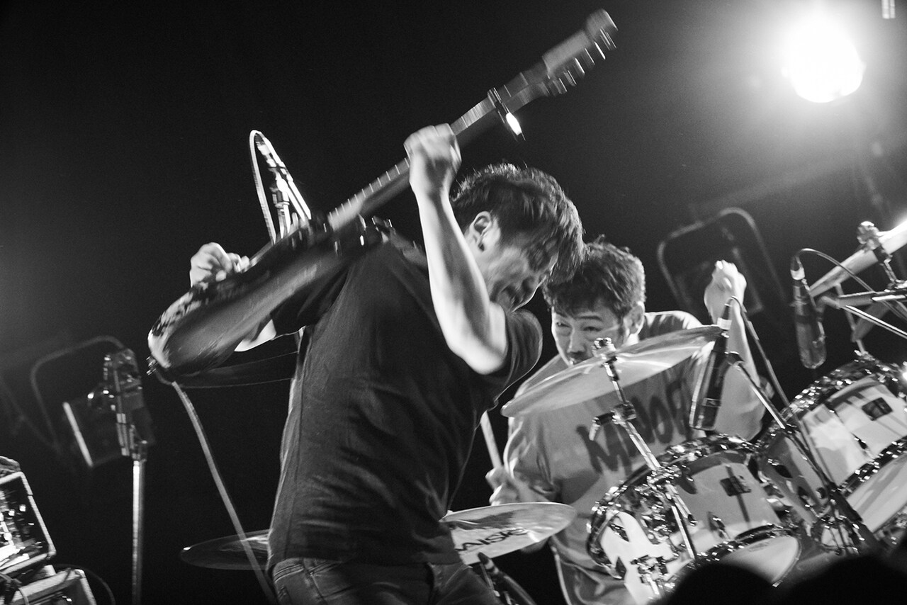 Mino Takaaki（G / toe）（Photo by Yoshiaki Miura） - LITE