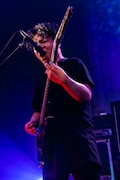 Shinya(G)(Photo by TAKASHI KONUMA )