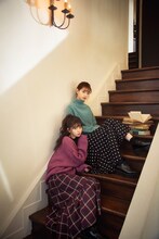 左から齋藤飛鳥、西野七瀬。