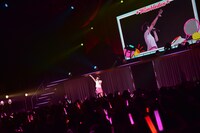 「AKB48矢作萌夏ソロコンサート～みんなまとめてすちにさせちゃうぞ▽～」の様子。