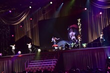 「AKB48矢作萌夏ソロコンサート～みんなまとめてすちにさせちゃうぞ▽～」の様子。