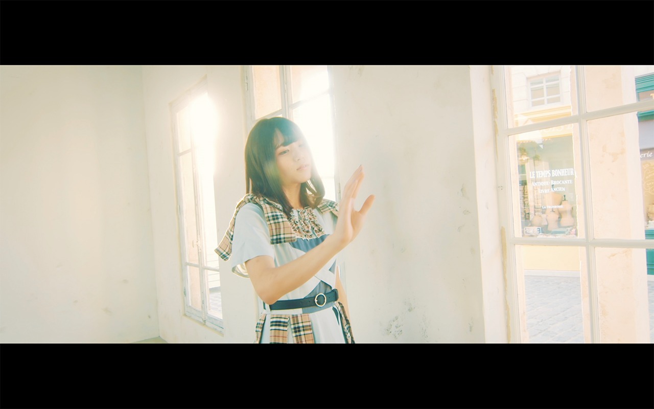 SOL「RAINBOW TRAVELLER」ミュージックビデオのワンシーン。