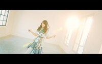SOL「RAINBOW TRAVELLER」ミュージックビデオのワンシーン。