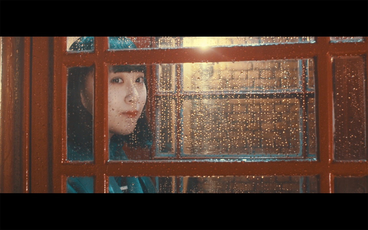 SOL「RAINBOW TRAVELLER」ミュージックビデオのワンシーン。