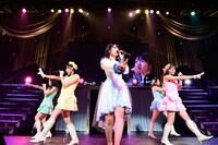 13期生の5人で披露された「7時12分の初恋」の様子。(c)AKS