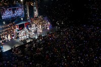 AKB48チーム8「47の素敵な街へ」パフォーマンスの様子。 (c)AKS