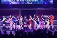 「わかりやすくてごめん」パフォーマンスの様子。 (c)AKS