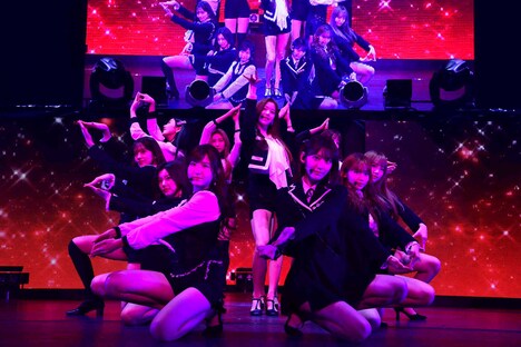 IZ*ONE (c)OFF THE RECORD