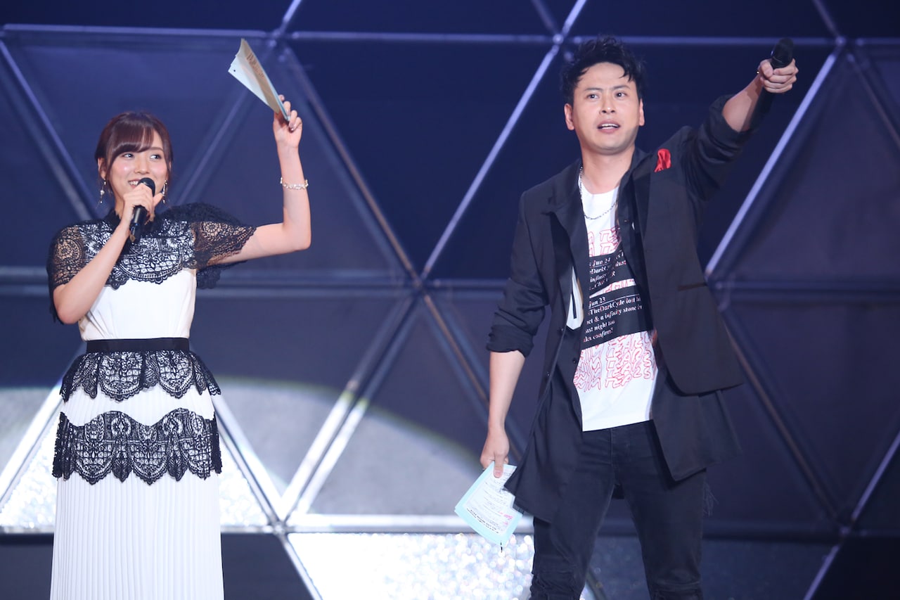 新内眞衣（乃木坂46）と山下健二郎（三代目 J SOUL BROTHERS from