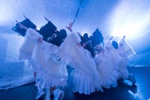 THERE THERE THERESとuijinによるコラボパフォーマンスの様子。（写真提供：AqbiRec）