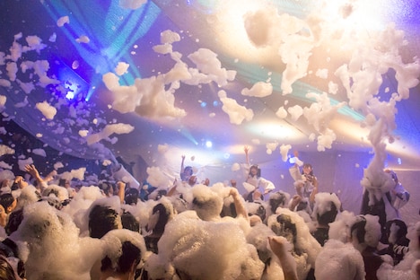 uijinのライブの様子。（写真提供：AqbiRec）