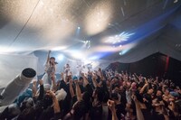 uijinのライブの様子。（写真提供：AqbiRec）