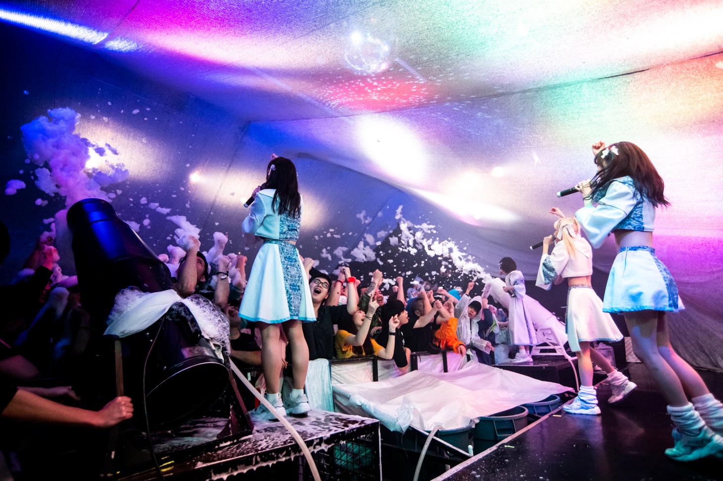 uijinのライブの様子。（写真提供：AqbiRec）