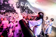 uijinのライブの様子。（写真提供：AqbiRec）