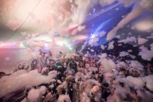 uijinのライブの様子。（写真提供：AqbiRec）