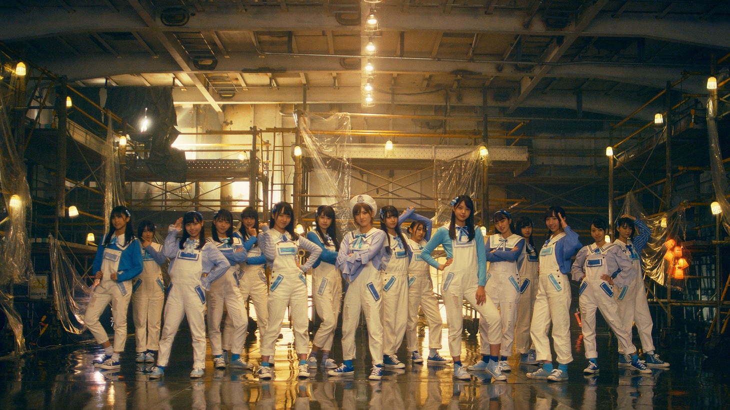 STU48「出航」ミュージックビデオのワンシーン。