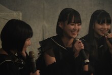 左から朝倉みずほ、平澤芽衣、小島ノエ。