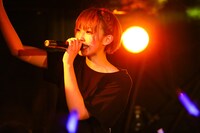 momo（写真提供：エイジアプロモーション）