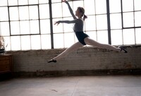 生田絵梨花写真集「インターミッション」（講談社）より。（撮影：中村和孝）