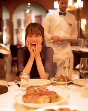 生田絵梨花写真集「インターミッション」（講談社）より。（撮影：中村和孝）