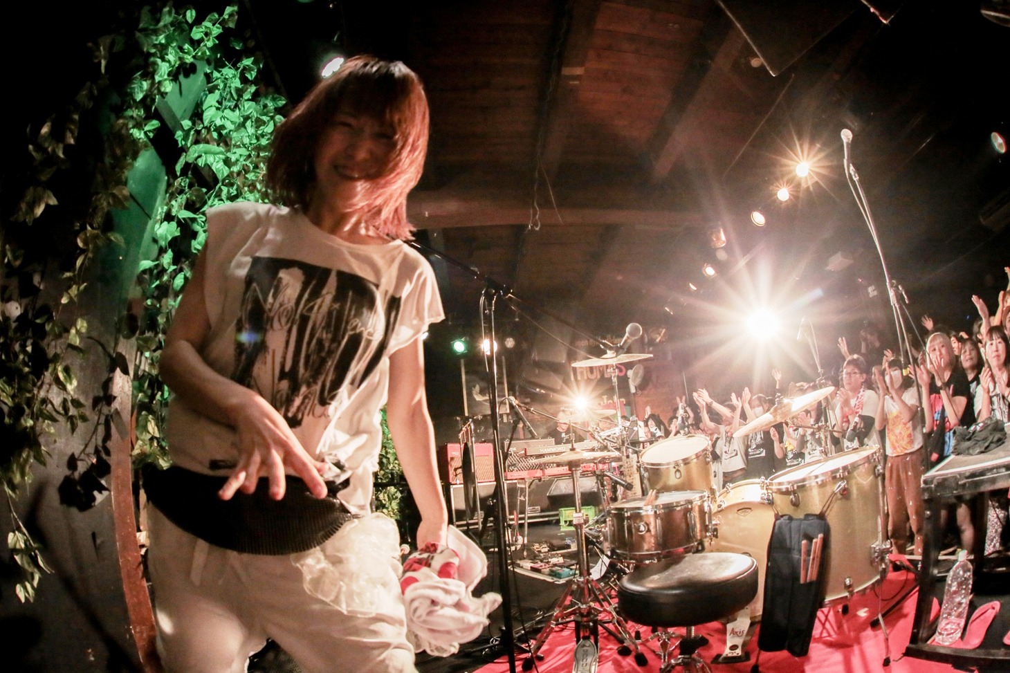 モーモールルギャバン「モーモールルギャバンTOUR 2018『Yeahhhh!! ムチャしやがって』」京都・磔磔公演の様子。