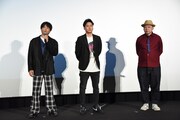 左から小澤雄太、山下健二郎、鈴木おさむ。