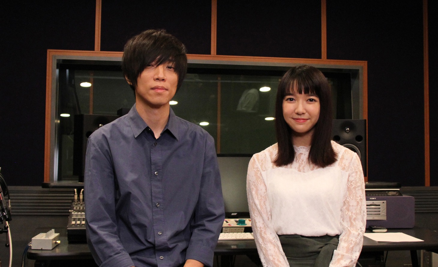 内澤崇仁（androp）と上白石萌音。