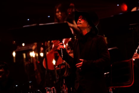 「HYDE ACOUSTIC CONCERT 2019 黒ミサ BIRTHDAY」1月23日公演の様子。（撮影：田中和子）